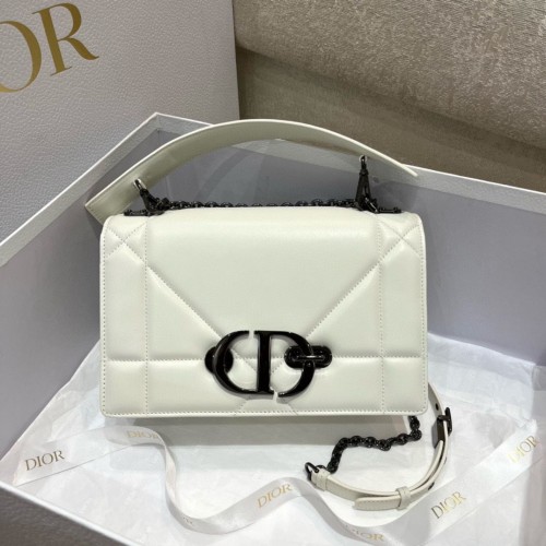 DIOR 30 MONTAIGNE TASAK VÁLLPÁNTTAL ÉS FÜLLEL S32698 FEHÉR