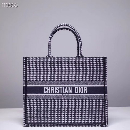 DIOR HÍMZETT VÁSZON KÖNYVTÁSKA M1286ZJOD