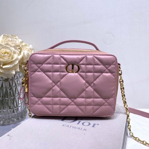DIOR CARO BOX TÁSKA LÁNCKAL Latte Steppelt Macrocannage Borjúbőr S5140UNG rózsaszín