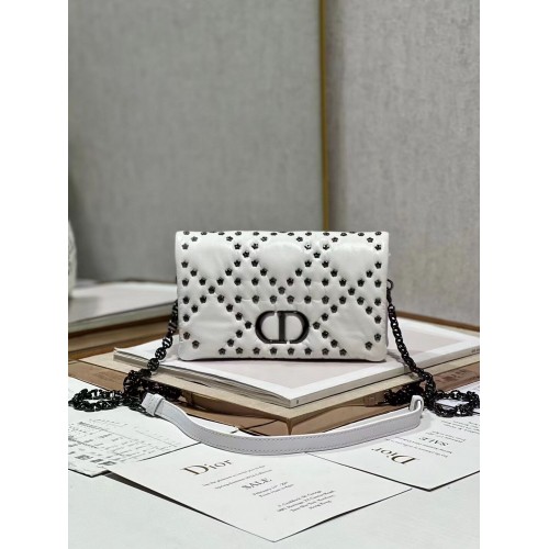 DIOR CARO MACROCANNAGE TASAK Latte Macrocannage borjúbőrből, csillagmotívummal S5135UNH