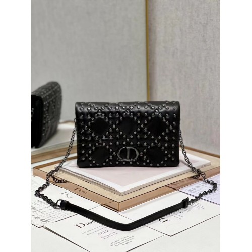 DIOR CARO MACROCANNAGE TASAK Macrocannage borjúbőr táska csillag motívummal S5135BB fekete