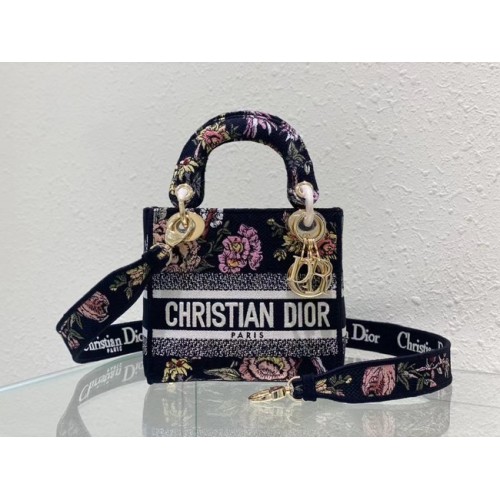 DIOR MINI LADY D-LITE TÁSKA Hímzett M0500BZ-4