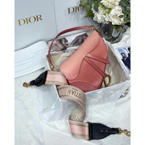 DIOR NYEREGTÁSKA Színátmenetes borjúbőr M0446C Rózsaszín & Vállpánt
