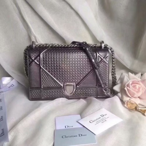 DIORÁMA TÁSKA FÉM BORJÚBŐR MIKRO-KANNA MOTÍVUMMAL M0422 SZÜRKE