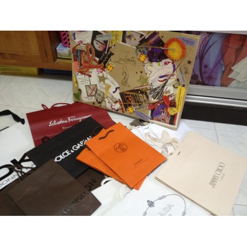 Designer táskák és cipők papír bevásárlótáska