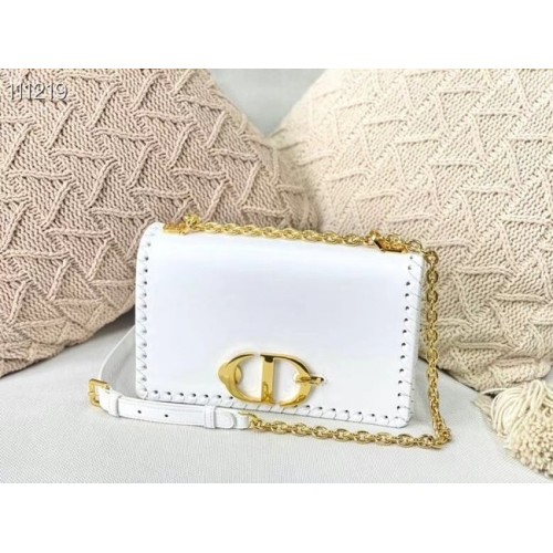 Dior 30 MONTAIGNE TÁSKA Borjúbőr M9207 fehér