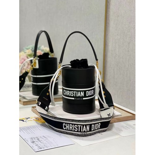 Dior Bubble Juharlevél Borjúbőr Vödör Táska C9300 Fekete