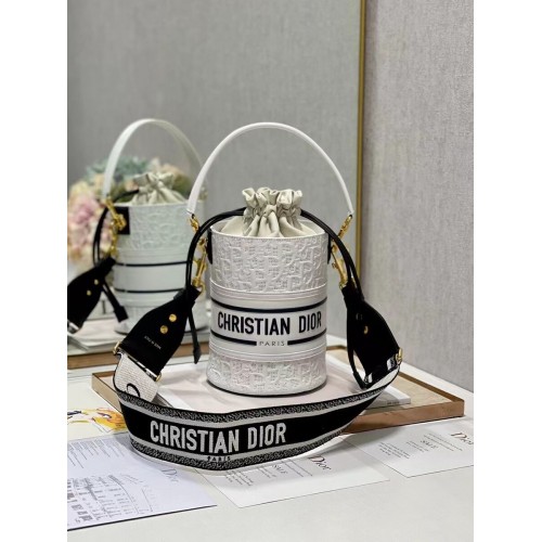 Dior Buborék Juharlevél Dombornyomásos Borjúbőr Vödör Táska C9300 Fehér