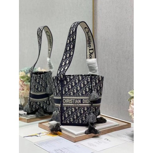 Dior Bubble Juharlevél Hímzett Vödör Táska C1076 FEKETE