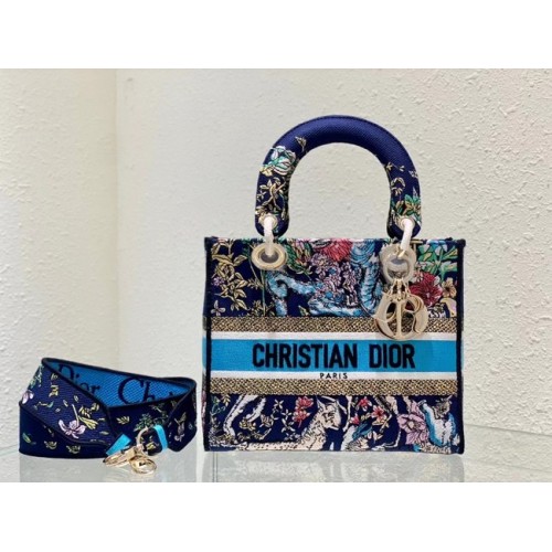 Dior KÖZEPES NŐI D-LITE TÁSKA Hímzett M0565-11