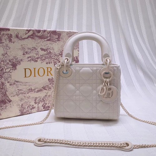 Dior MINI LADY DIOR BORJÚBŐR TÁSKA M0505 Fehér