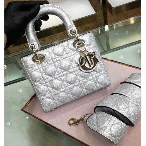 Dior MINI LADY DIOR BORJÚBŐR TÁSKA M0574 Ezüstfehér