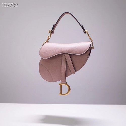 Dior SADDLE-TAS VAN KALFSLEER M0446C világos rózsaszín
