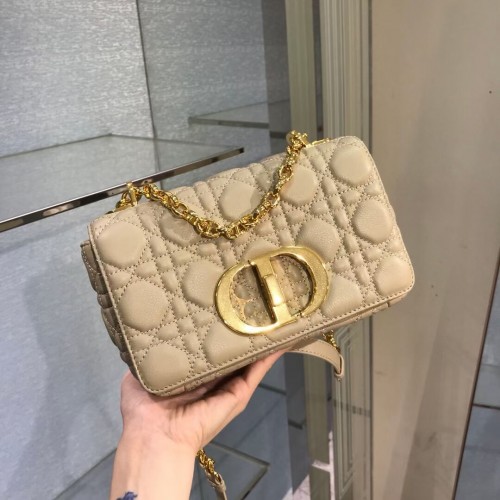 Dior KIS DIOR CARO TÁSKA Puha Cannage Borjúbőr M9241 barackszínű