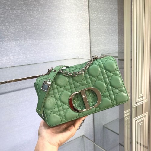 Dior KIS DIOR TÁSKA Puha Cannage Borjúbőr M9241 zöld