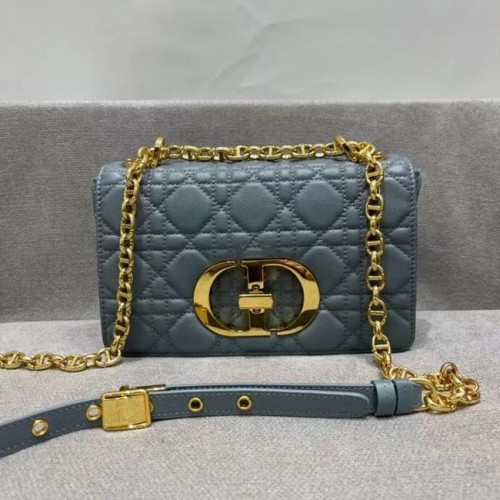 Dior KIS DIOR TÁSKA Puha Cannage Borjúbőr M9241 szürke