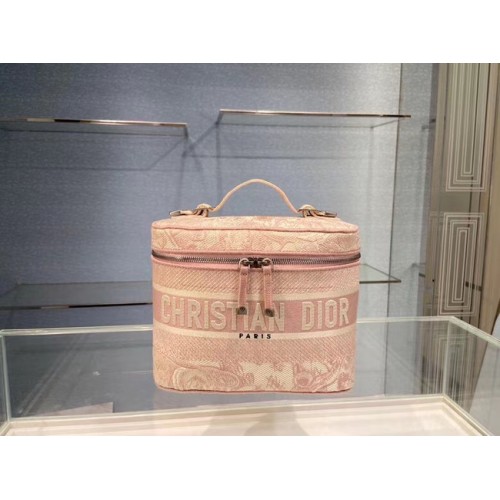Dior Toile de Jouy hímzett DIORTRAVEL piperetáska S5480V rózsaszín