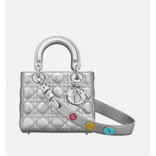 Dior szerencsés jelvényes eredeti báránybőr táska A88035 ezüst