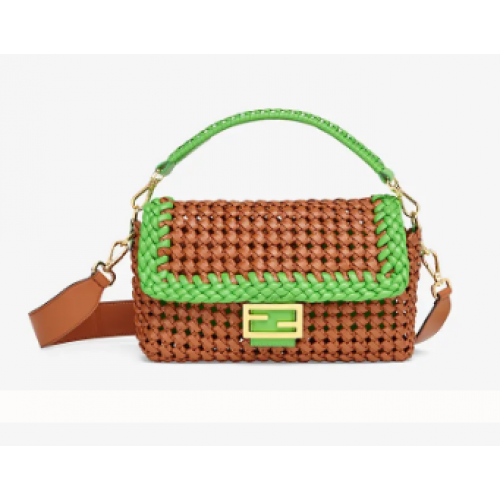 FENDI BAGUETTE Barna bőr összefonódó táska 8BR600A