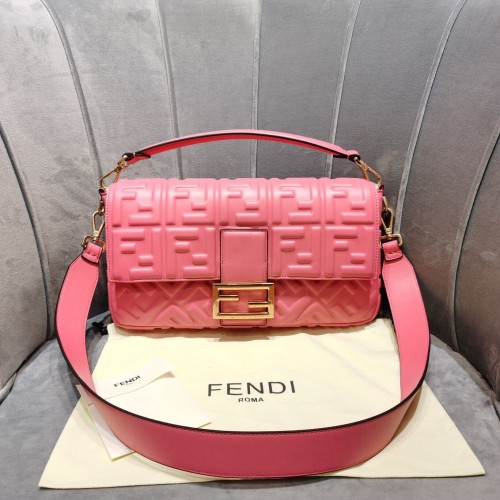 FENDI BAGUETTE válltáska 8BS017 rózsaszín