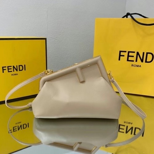 FENDI FIRST SMALL krémszínű bőrtáska 8BP129A