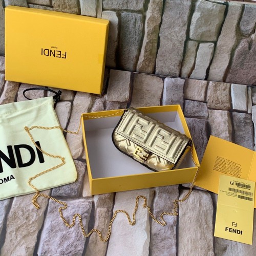 FENDI NANO BAGUETTE CHARM nappa bőr 7AR844 Arany
