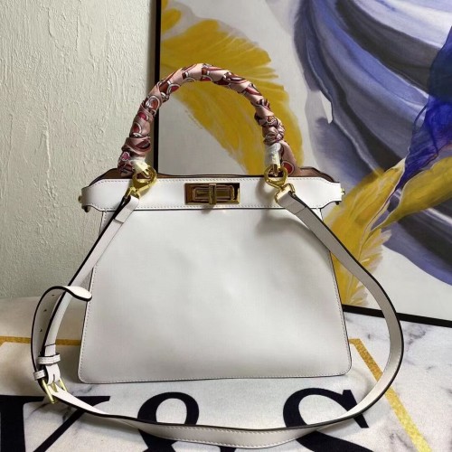 FENDI PEEKABOO ICONIC KÖZEPES Fehér bőrtáska F6946