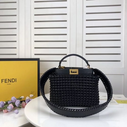 FENDI PEKABOO ICONIC MINI Bőr Táska 8BN244 Fekete