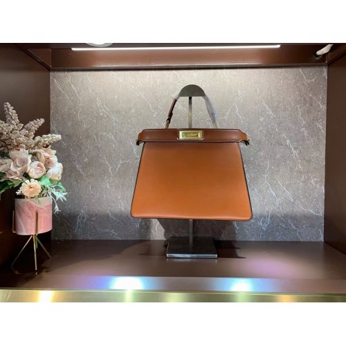 FENDI PEEKABOO ISEEU KÖZEPES bőr táska 8BN321A6 barna