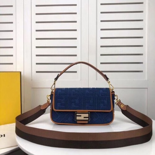 Fendi BAGUETTE LARGE Kék farmertáska F0386 kék
