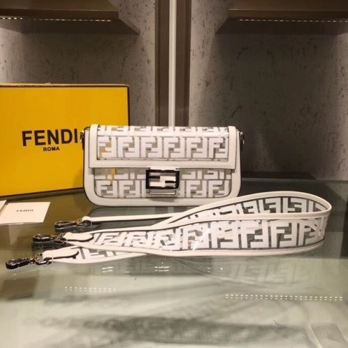 Fendi BAGUETTE MINI PU táska 8BS018 fehér