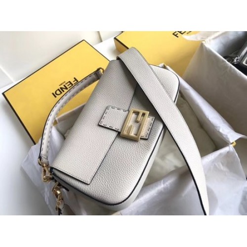 Fendi BAGUETTE válltáska 8BR600 bézs