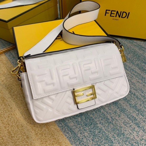 Fendi BAGUETTE válltáska 8BR600 fehér
