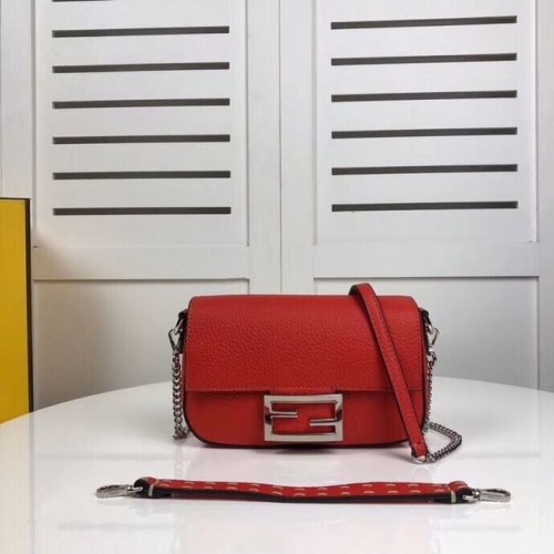 Fendi BAGUETTE bőr táska F2467 piros
