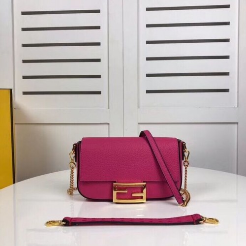 Fendi BAGUETTE bőr táska F2467 rózsaszín