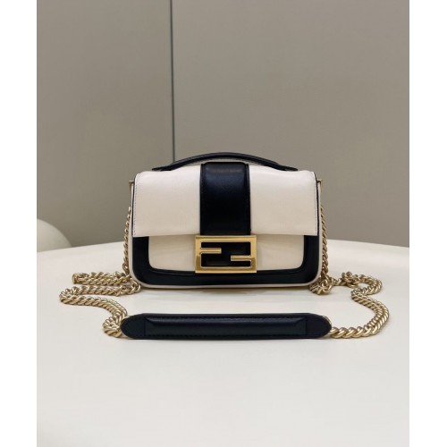Fendi Baguette Báránybőr Táska 8BR6551 Krémfekete