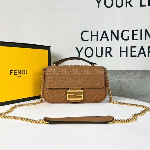 Fendi Baguette nappabőr táska F0881 barna
