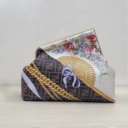 Fendi First Medium Fendace Fehér Nyomott Selyem Táska 8BP127A Barna