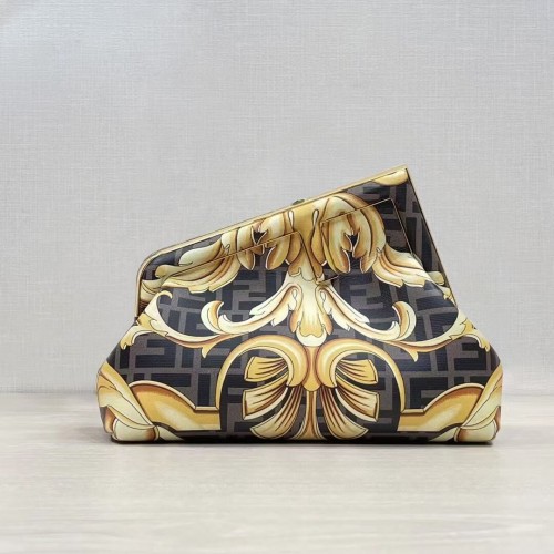 Fendi First Kis Fendace fekete selyem medál 8BP129A