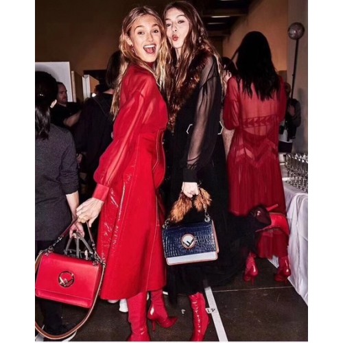 Fendi KAN I Borjúbőr Táska FD2670 Piros