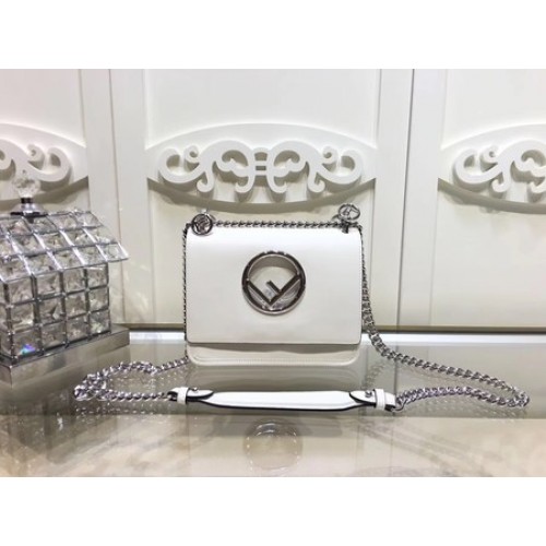 Fendi KAN I bőrtáska FD2671