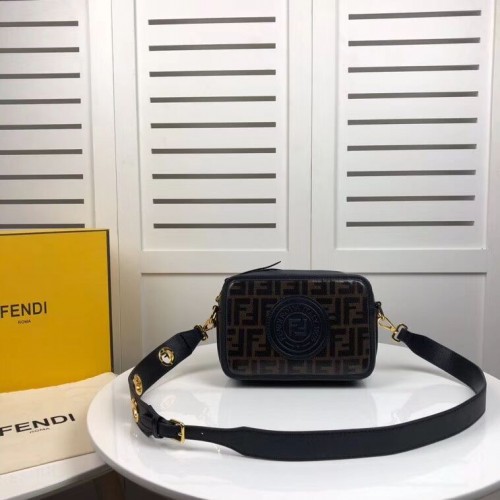 Fendi MINI FÉNYKÉPEZŐGÉPTOK Többszínű vászontáska 8BF097 fekete
