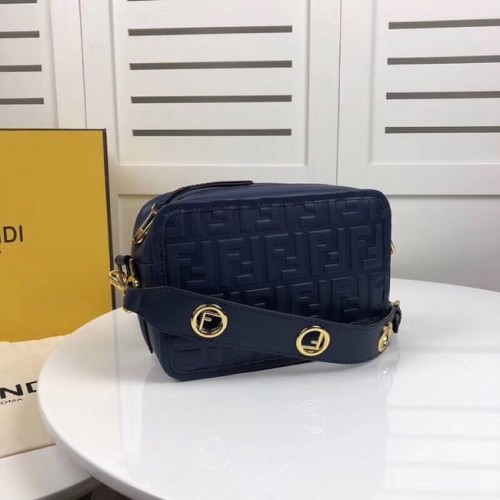 Fendi MINI FÉNYKÉPEZŐGÉPTOK bőr táska 8BS019A kék