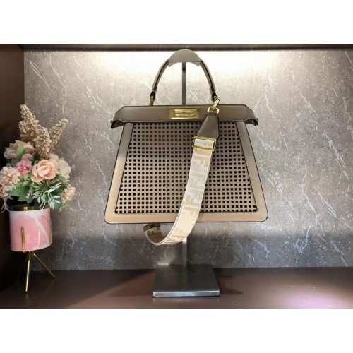 Fendi Peekaboo ISeeU perforált bőr táska F1658 barackszínű