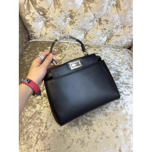 Fendi mini Peekaboo táska borjúbőrből 30320 fekete