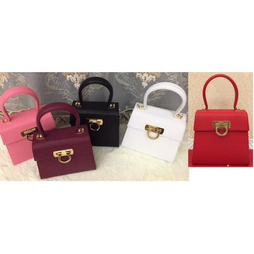 Ferragamo borjúbőr kis válltáska SF0618