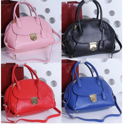 Ferragamo közepes méretű borjúbőr táska SF588471