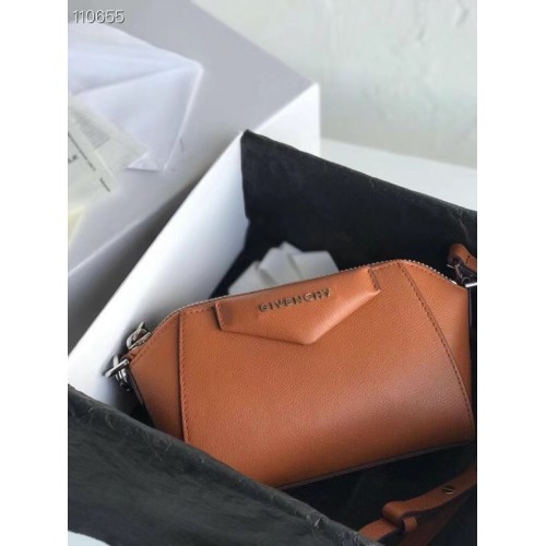 GIVENCHY eredeti bőr válltáska 1870 barna