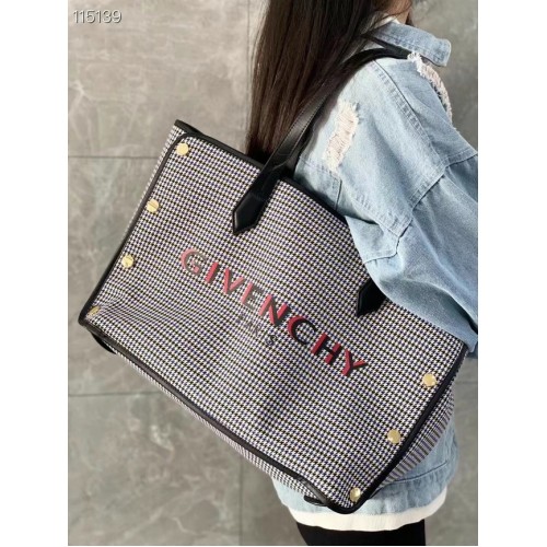 GIVENCHY válltáska 0179 fekete
