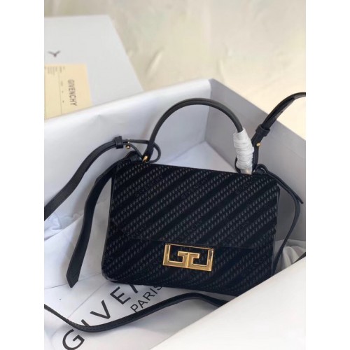 Givenchy borjúbőr táska 0171 fekete